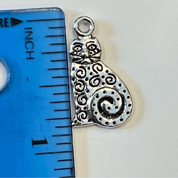 Cat Charm - Picture 2 of 6